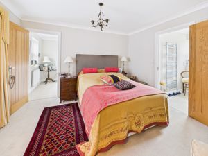 Master bedroom & en-suite- click for photo gallery